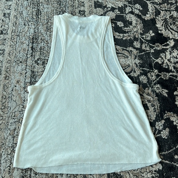 Alo size xs Heat Wave Tank in Pristine/ivory - Picture 3 of 3